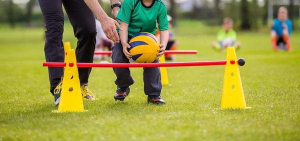 JDG赛后群访 教练：要在BP上下更多的功夫 继续改进游戏内的部分